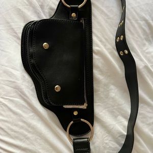 Black hip back travel belt